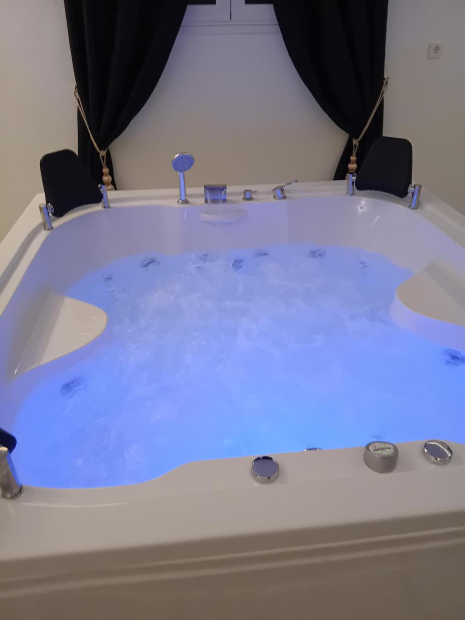 Meteora Grande Luxury Suite & Spa Villa 칼람파카 외부 사진