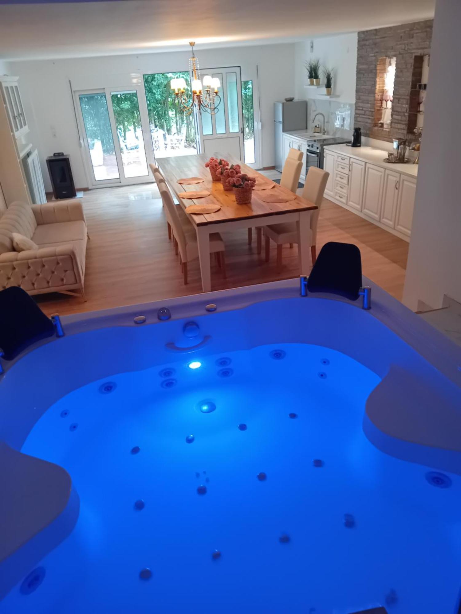 Meteora Grande Luxury Suite & Spa Villa 칼람파카 외부 사진
